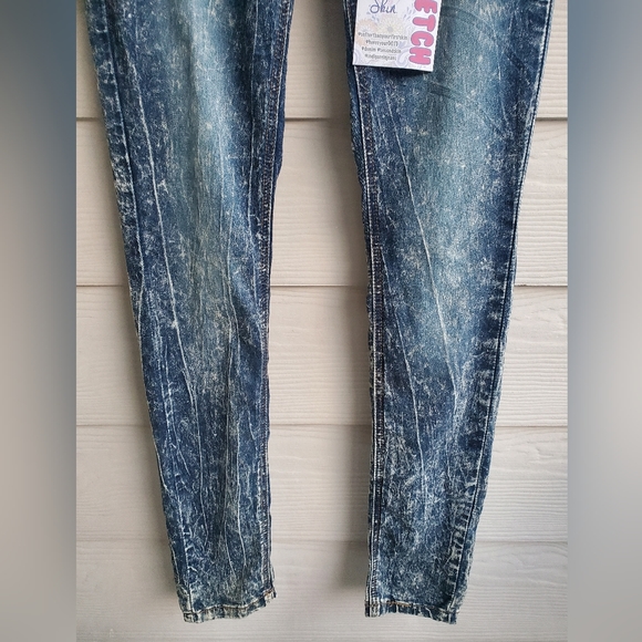 Indigo Rein Soft Stretch Acid Wash Skinny Jean Jeggings - Picture 6 of 10